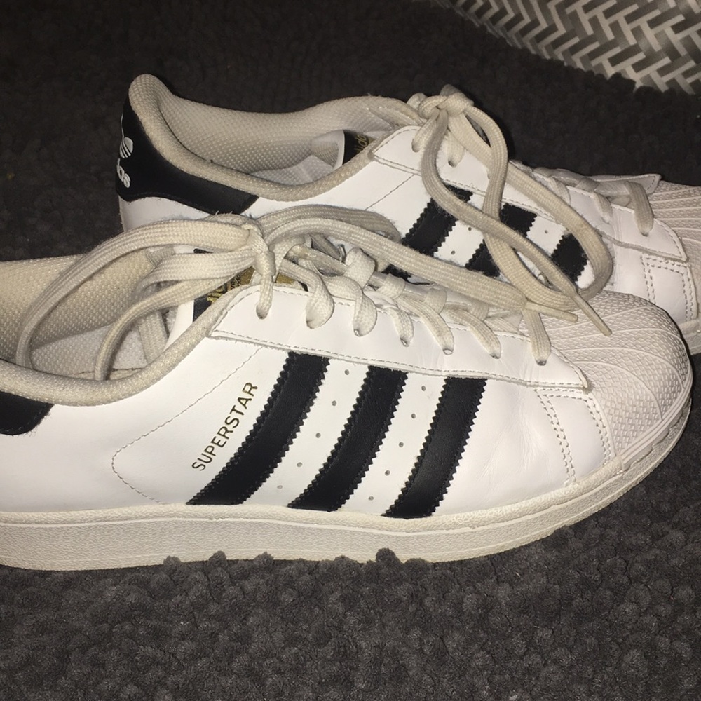 Adidas superstars